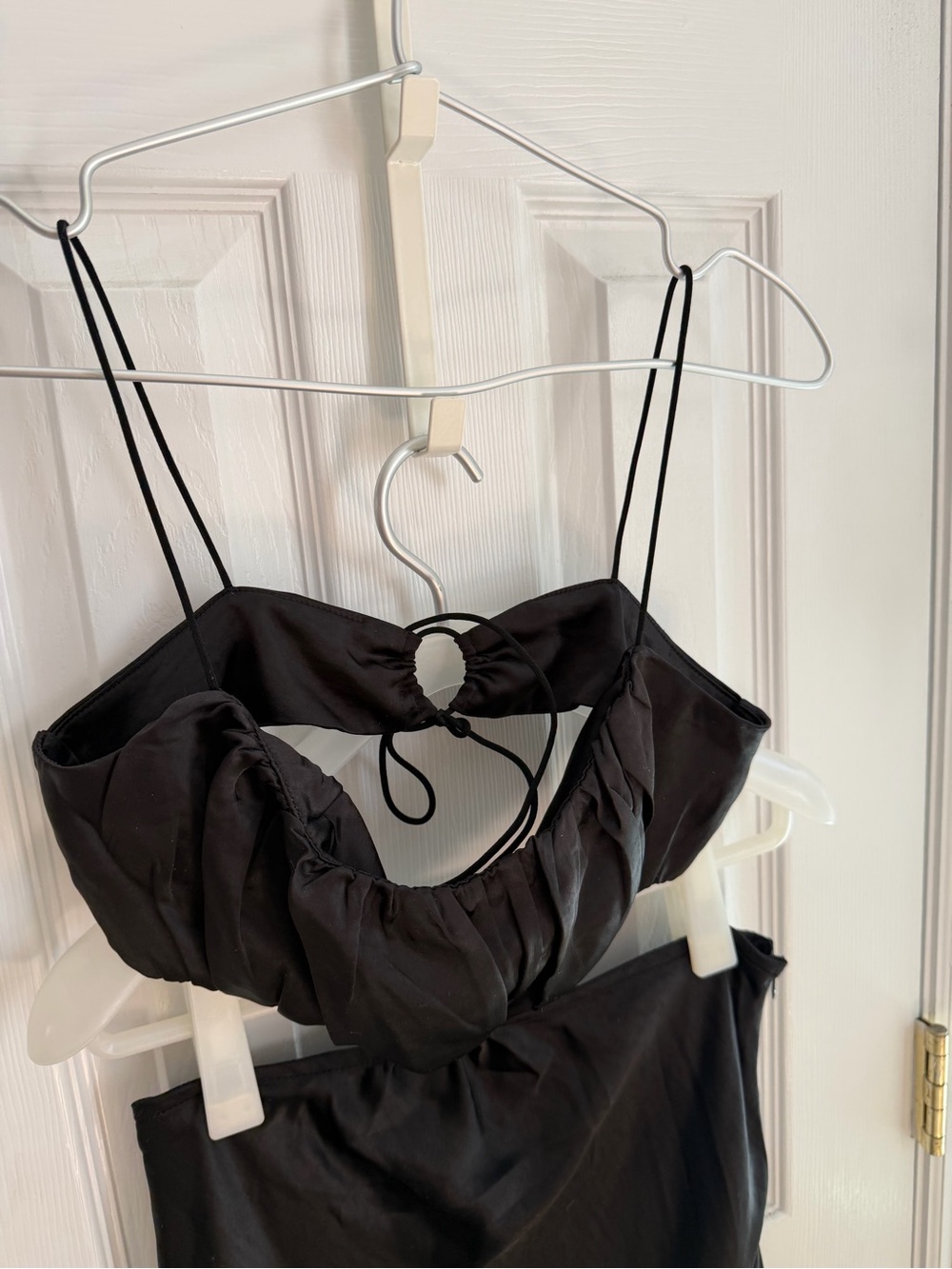 Black Cut Out Satin Dress Size Médium Bias Cut - Picture 6 of 8